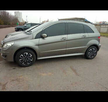 Серый Мерседес Б-класс, объемом двигателя 1.5 л и пробегом 230 тыс. км за 6800 $, фото 1 на Automoto.ua