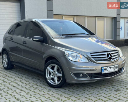 Серый Мерседес Б-класс, объемом двигателя 2 л и пробегом 267 тыс. км за 6600 $, фото 1 на Automoto.ua
