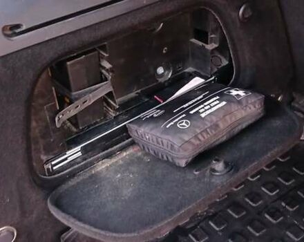 Серый Мерседес Б-класс, объемом двигателя 1.7 л и пробегом 201 тыс. км за 5000 $, фото 16 на Automoto.ua