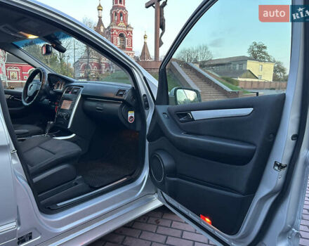 Серый Мерседес Б-класс, объемом двигателя 1.7 л и пробегом 237 тыс. км за 6999 $, фото 26 на Automoto.ua