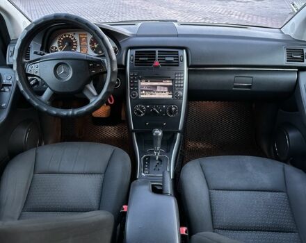 Серый Мерседес Б-класс, объемом двигателя 1.7 л и пробегом 237 тыс. км за 6700 $, фото 12 на Automoto.ua