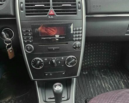 Сірий Мерседес Б-клас, об'ємом двигуна 2 л та пробігом 259 тис. км за 6650 $, фото 9 на Automoto.ua