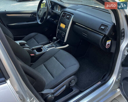 Серый Мерседес Б-класс, объемом двигателя 1.7 л и пробегом 217 тыс. км за 6900 $, фото 9 на Automoto.ua