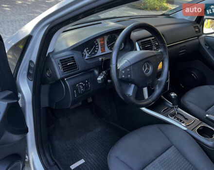 Серый Мерседес Б-класс, объемом двигателя 1.7 л и пробегом 217 тыс. км за 6900 $, фото 8 на Automoto.ua