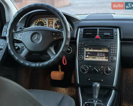 Серый Мерседес Б-класс, объемом двигателя 1.7 л и пробегом 237 тыс. км за 6999 $, фото 28 на Automoto.ua