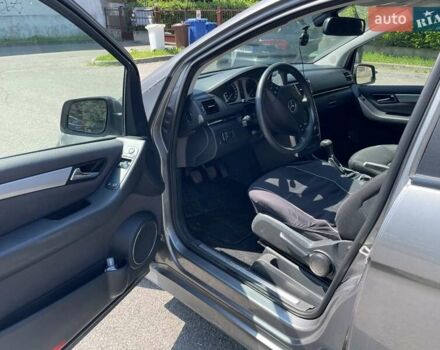 Серый Мерседес Б-класс, объемом двигателя 1.9 л и пробегом 240 тыс. км за 5800 $, фото 4 на Automoto.ua