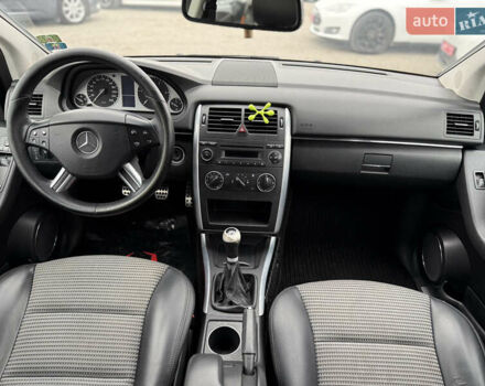 Сірий Мерседес Б-клас, об'ємом двигуна 2 л та пробігом 253 тис. км за 6900 $, фото 18 на Automoto.ua