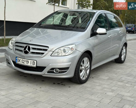 Серый Мерседес Б-класс, объемом двигателя 1.7 л и пробегом 172 тыс. км за 7999 $, фото 1 на Automoto.ua