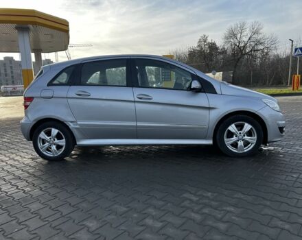 Серый Мерседес Б-класс, объемом двигателя 1.7 л и пробегом 217 тыс. км за 7900 $, фото 4 на Automoto.ua