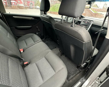 Серый Мерседес Б-класс, объемом двигателя 1.7 л и пробегом 237 тыс. км за 6600 $, фото 18 на Automoto.ua