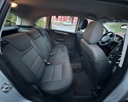 Серый Мерседес Б-класс, объемом двигателя 1.7 л и пробегом 237 тыс. км за 6700 $, фото 10 на Automoto.ua