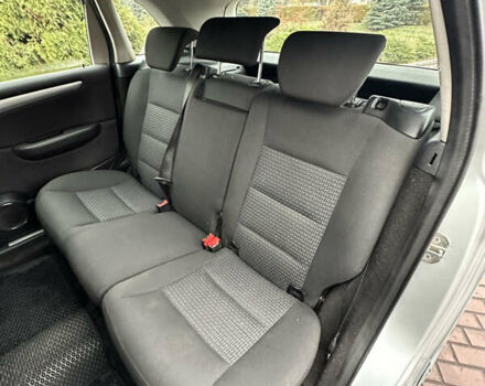 Серый Мерседес Б-класс, объемом двигателя 1.7 л и пробегом 237 тыс. км за 6600 $, фото 27 на Automoto.ua