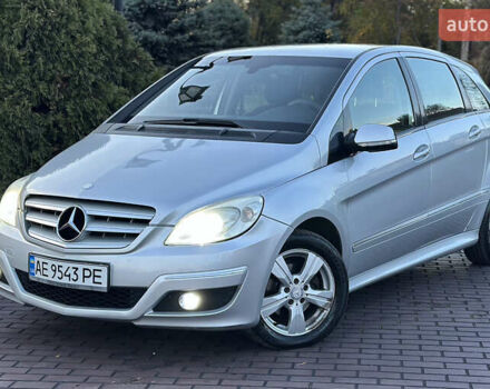 Серый Мерседес Б-класс, объемом двигателя 1.7 л и пробегом 237 тыс. км за 6999 $, фото 2 на Automoto.ua