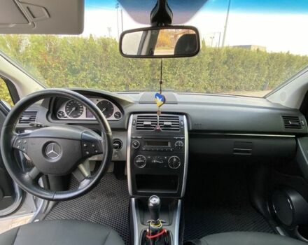 Серый Мерседес Б-класс, объемом двигателя 2 л и пробегом 213 тыс. км за 7250 $, фото 5 на Automoto.ua