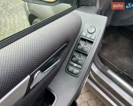 Серый Мерседес Б-класс, объемом двигателя 2.03 л и пробегом 240 тыс. км за 8700 $, фото 5 на Automoto.ua