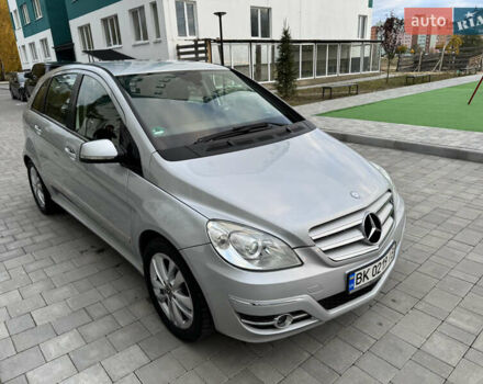 Сірий Мерседес Б-клас, об'ємом двигуна 1.7 л та пробігом 172 тис. км за 7999 $, фото 2 на Automoto.ua