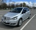 Сірий Мерседес Б-клас, об'ємом двигуна 2 л та пробігом 200 тис. км за 6200 $, фото 1 на Automoto.ua