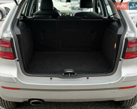 Сірий Мерседес Б-клас, об'ємом двигуна 2 л та пробігом 253 тис. км за 6900 $, фото 24 на Automoto.ua