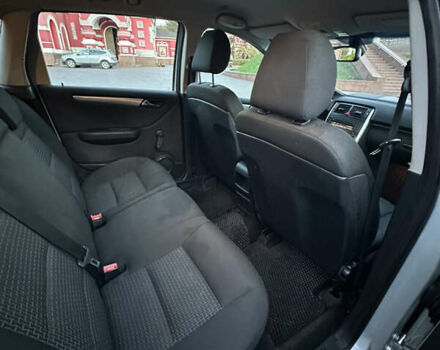 Серый Мерседес Б-класс, объемом двигателя 1.7 л и пробегом 237 тыс. км за 6999 $, фото 21 на Automoto.ua