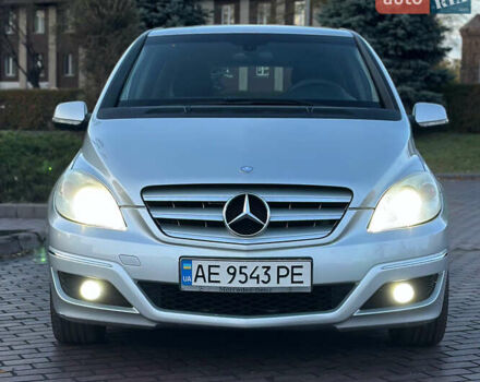 Серый Мерседес Б-класс, объемом двигателя 1.7 л и пробегом 237 тыс. км за 6999 $, фото 5 на Automoto.ua