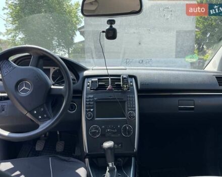 Серый Мерседес Б-класс, объемом двигателя 1.9 л и пробегом 240 тыс. км за 5800 $, фото 7 на Automoto.ua