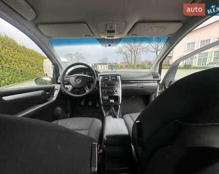 Сірий Мерседес Б-клас, об'ємом двигуна 1.99 л та пробігом 265 тис. км за 5700 $, фото 11 на Automoto.ua