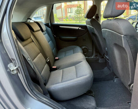 Мерседес Б-класс 2009 в Тернополе на Automoto.ua Серый Мерседес Б-класс, объемом двигателя 1.7 л и пробегом 196 тыс. км за 6800 $, фото 33 на Automoto.ua