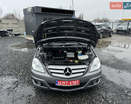 Серый Мерседес Б-класс, объемом двигателя 1.7 л и пробегом 219 тыс. км за 8250 $, фото 12 на Automoto.ua