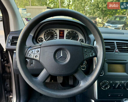 Мерседес Б-класс 2009 в Тернополе на Automoto.ua Серый Мерседес Б-класс, объемом двигателя 1.7 л и пробегом 196 тыс. км за 6800 $, фото 17 на Automoto.ua