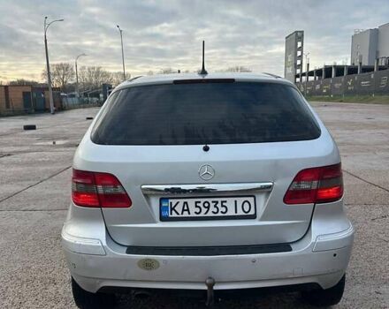 Серый Мерседес Б-класс, объемом двигателя 2 л и пробегом 235 тыс. км за 5500 $, фото 5 на Automoto.ua