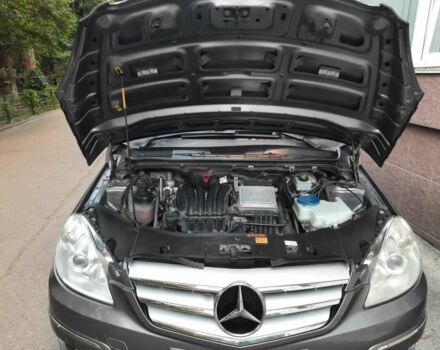 Сірий Мерседес Б-клас, об'ємом двигуна 2 л та пробігом 256 тис. км за 6100 $, фото 1 на Automoto.ua