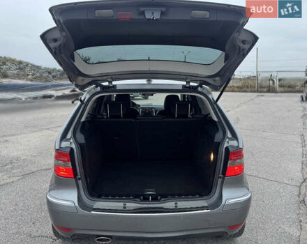 Сірий Мерседес Б-клас, об'ємом двигуна 1.7 л та пробігом 205 тис. км за 9100 $, фото 49 на Automoto.ua