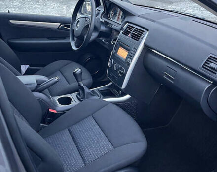 Серый Мерседес Б-класс, объемом двигателя 2 л и пробегом 200 тыс. км за 7900 $, фото 10 на Automoto.ua