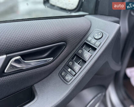 Серый Мерседес Б-класс, объемом двигателя 1.7 л и пробегом 219 тыс. км за 8250 $, фото 15 на Automoto.ua