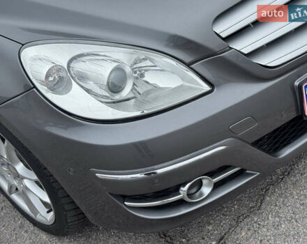 Сірий Мерседес Б-клас, об'ємом двигуна 1.7 л та пробігом 205 тис. км за 9100 $, фото 15 на Automoto.ua