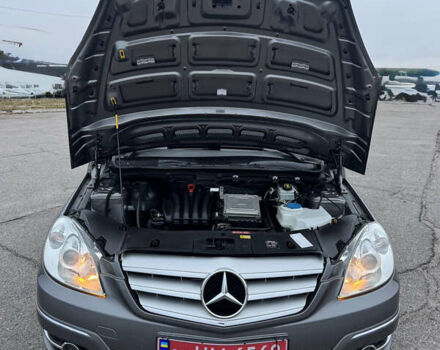 Сірий Мерседес Б-клас, об'ємом двигуна 1.7 л та пробігом 205 тис. км за 9100 $, фото 63 на Automoto.ua