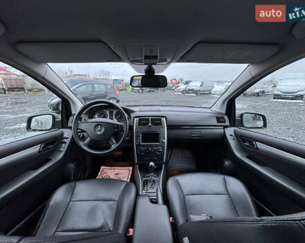 Серый Мерседес Б-класс, объемом двигателя 1.7 л и пробегом 219 тыс. км за 8250 $, фото 25 на Automoto.ua