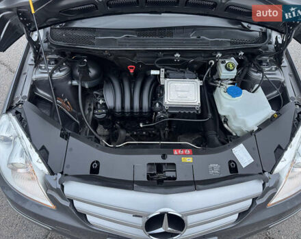 Сірий Мерседес Б-клас, об'ємом двигуна 1.7 л та пробігом 205 тис. км за 9100 $, фото 65 на Automoto.ua