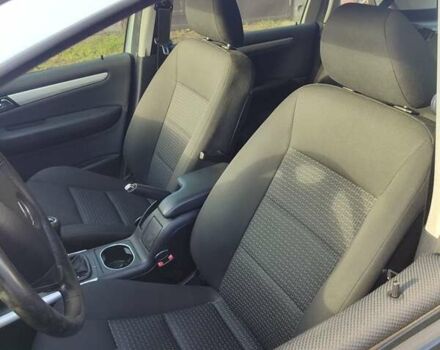 Серый Мерседес Б-класс, объемом двигателя 1.5 л и пробегом 208 тыс. км за 4500 $, фото 2 на Automoto.ua