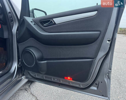 Сірий Мерседес Б-клас, об'ємом двигуна 1.7 л та пробігом 205 тис. км за 9100 $, фото 60 на Automoto.ua