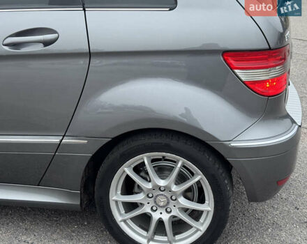 Сірий Мерседес Б-клас, об'ємом двигуна 1.7 л та пробігом 205 тис. км за 9100 $, фото 7 на Automoto.ua