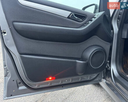 Сірий Мерседес Б-клас, об'ємом двигуна 1.7 л та пробігом 205 тис. км за 9100 $, фото 39 на Automoto.ua