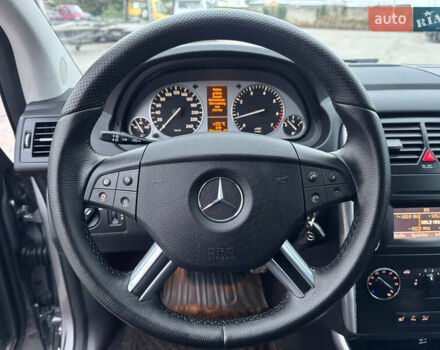 Сірий Мерседес Б-клас, об'ємом двигуна 1.7 л та пробігом 205 тис. км за 9100 $, фото 27 на Automoto.ua