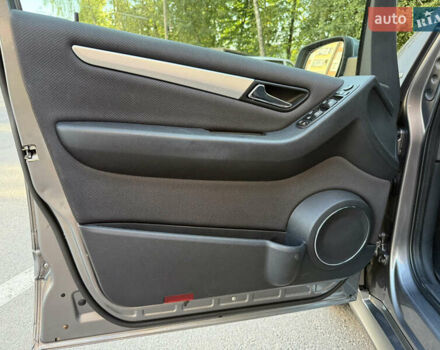 Мерседес Б-класс 2009 в Тернополе на Automoto.ua Серый Мерседес Б-класс, объемом двигателя 1.7 л и пробегом 196 тыс. км за 6800 $, фото 26 на Automoto.ua