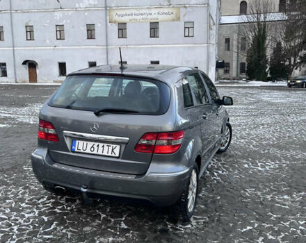 Серый Мерседес Б-класс, объемом двигателя 2 л и пробегом 200 тыс. км за 7900 $, фото 2 на Automoto.ua