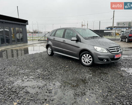 Серый Мерседес Б-класс, объемом двигателя 1.7 л и пробегом 219 тыс. км за 8250 $, фото 2 на Automoto.ua