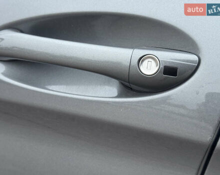 Сірий Мерседес Б-клас, об'ємом двигуна 1.7 л та пробігом 205 тис. км за 9100 $, фото 20 на Automoto.ua