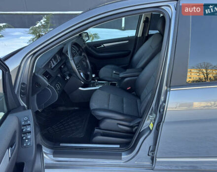 Серый Мерседес Б-класс, объемом двигателя 1.7 л и пробегом 205 тыс. км за 8999 $, фото 24 на Automoto.ua