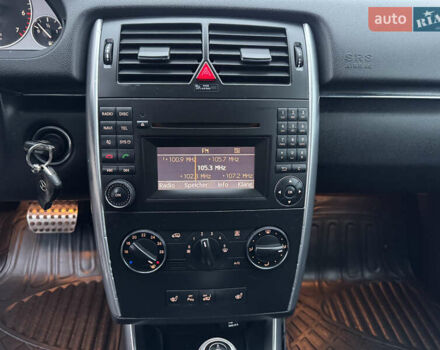 Сірий Мерседес Б-клас, об'ємом двигуна 1.7 л та пробігом 205 тис. км за 9100 $, фото 32 на Automoto.ua