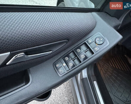 Сірий Мерседес Б-клас, об'ємом двигуна 1.7 л та пробігом 205 тис. км за 9100 $, фото 42 на Automoto.ua